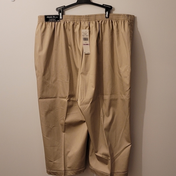 ALFRED Dunner Khaki Capri 22W NWT - Picture 2 of 8